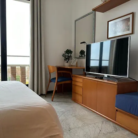 Lets Holidays Sea Views In Apartment *